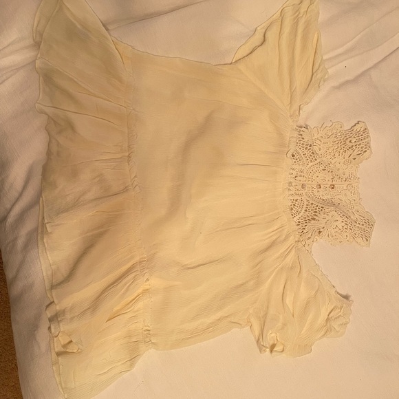 Gimmicks cream off the shoulder top - Picture 5 of 5